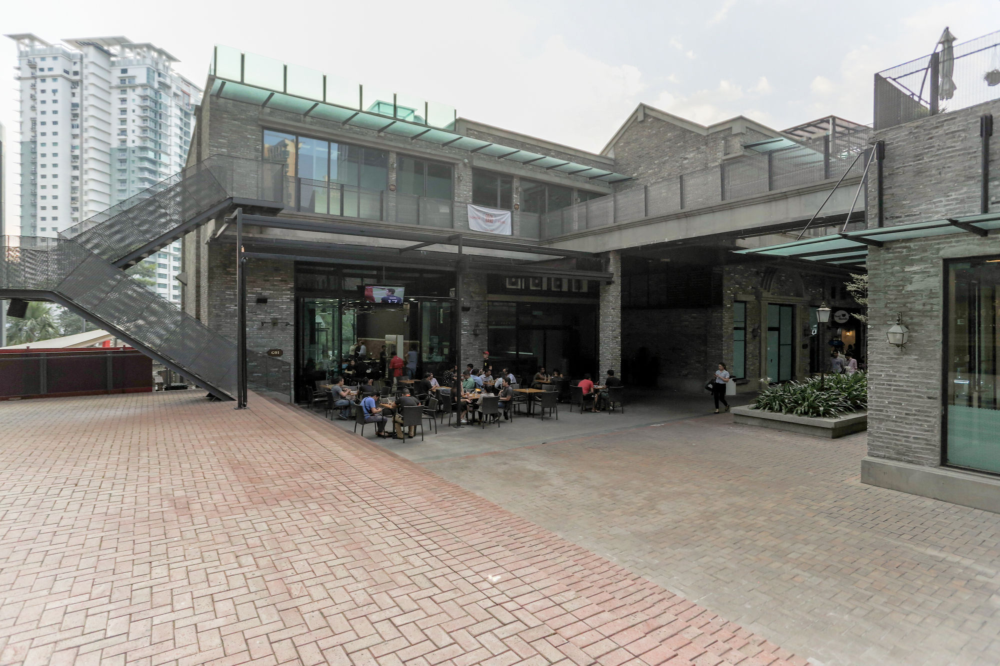 The 12 Suites @ Empire Damansara เปอตาลิงจายา ภายนอก รูปภาพ